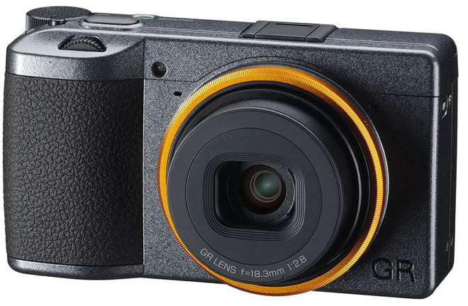 RICOH<br/>GR III STREET EDITION + BAT + ETUI GC-9