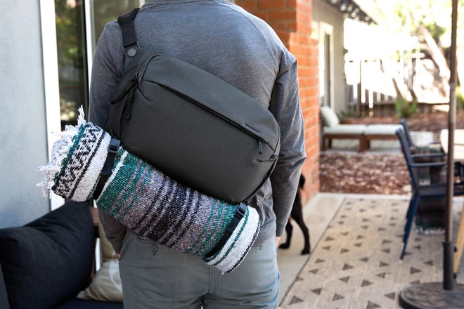 PEAK DESIGN<br/>EVERYDAY SLING 10L V2 NOIR FOURRE-TOUT