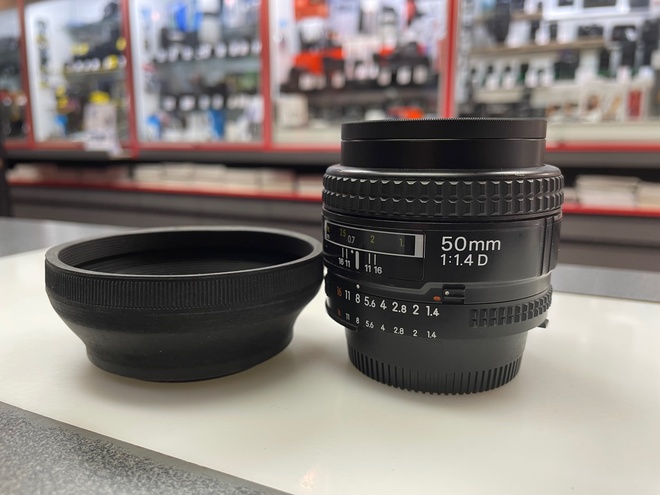 NIKON  Z 2,8/28-75