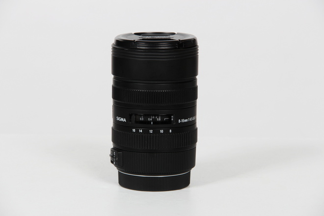 SIGMA 8-16mm f/4.5-5.6 DC HSM en monture CANON EF-S