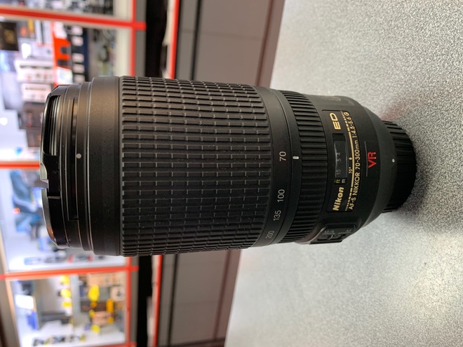NIKON 70-300 AF-S VR ED