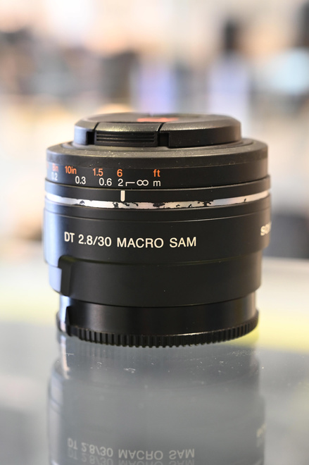 SONY 30 MM F2.8 DT MACRO SAM