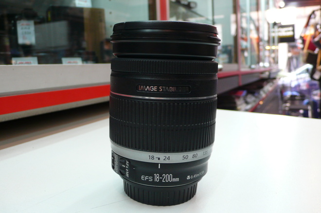 CANON EF-S 18-200 IS USM