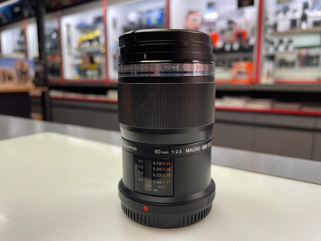 OLYMPUS 2,8/60 MACRO