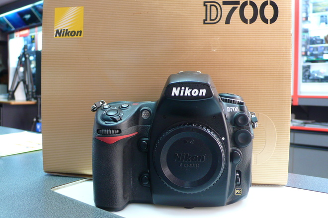 NIKON D700