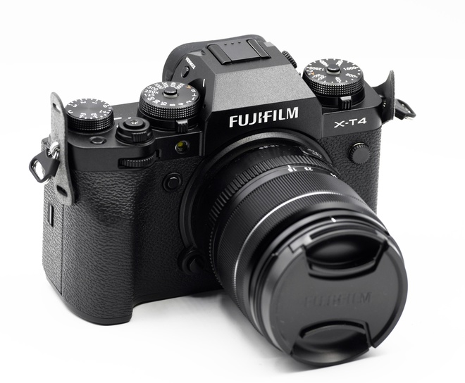 Fujifilm XT-4 + Zoom 18-55mm F 2.8-4