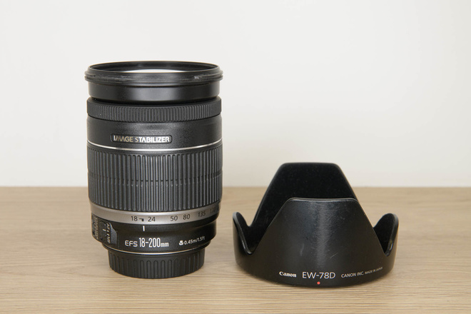 Canon EF-S 18-200 IS USM