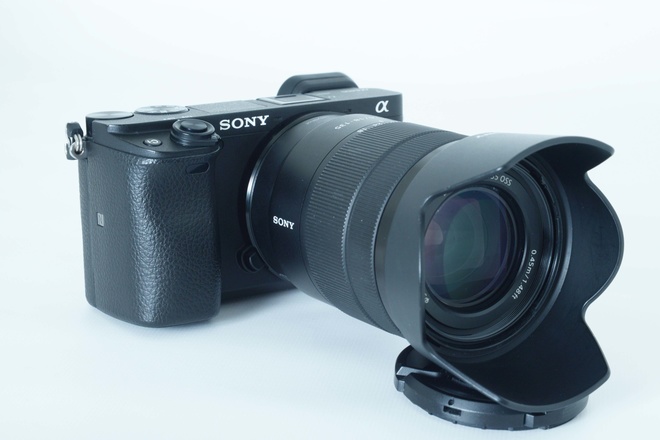 Sony a6400 + 18-135 mm F/3.5-5.6 OSS