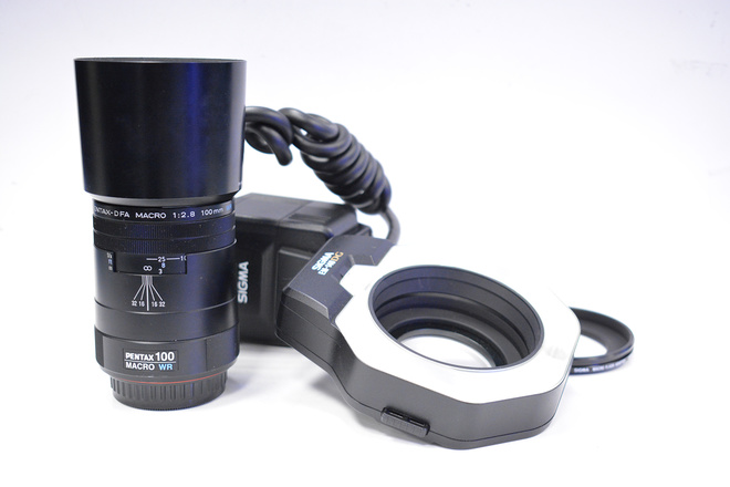 PENTAX SMS DFA 100MM MACRO F2,8+FLASH SIGMA EM-140