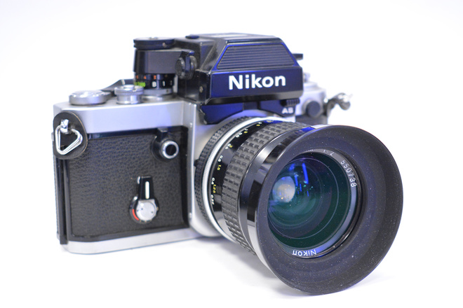 NIKON F2 + NIKKOR 28 MM F2