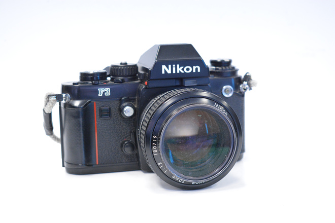 NIKON F3 + 50MM F 1,2 NIKKOR + FILTRE L1BC NIKON