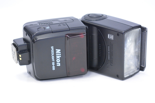 NIKON SB-600
