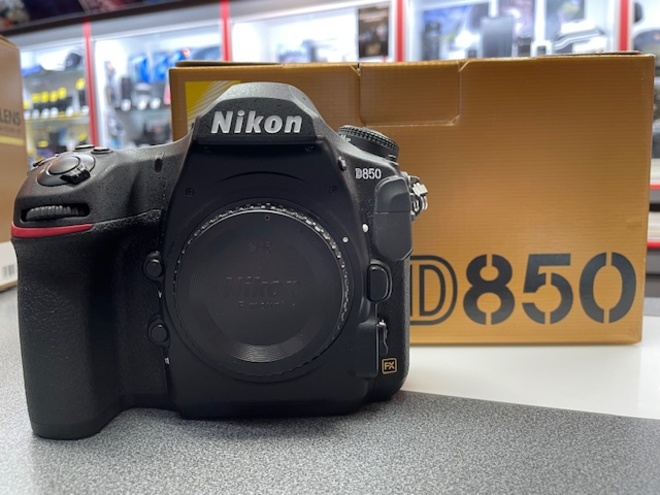 NIKON D850