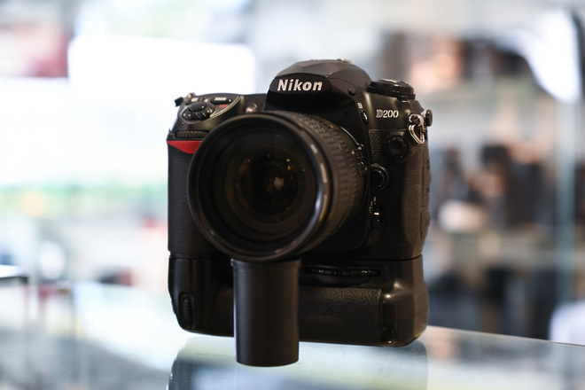 Kit Nikon D200 + grippe + 18-70 mm 3.5/4.5