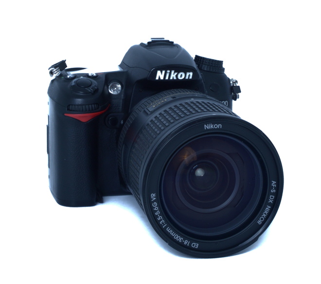Nikon D7000 +18-300mm f/3.5-5.6 G ED