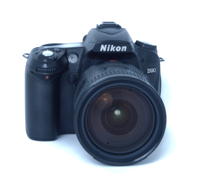 kit Nikon D90 + 18-200  f3,5-5,6 ED I