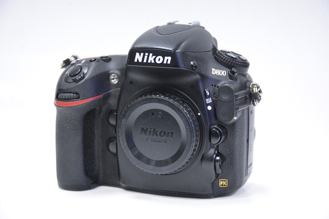 NION D800