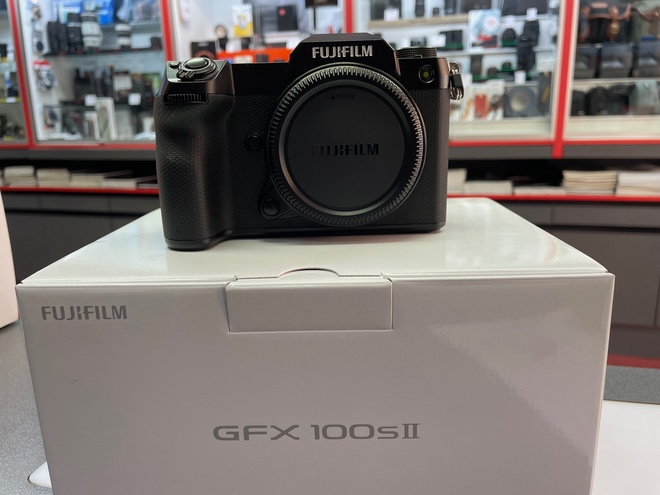 FUJI GFX100SII