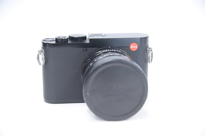 LEICA Q2