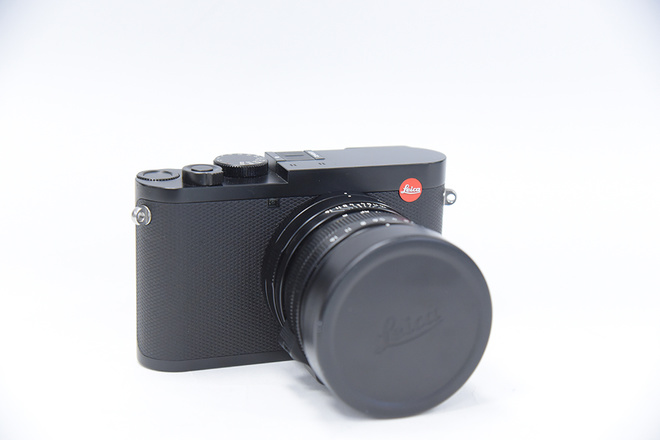 LEICA Q2
