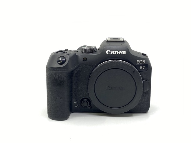 CANON EOS R7