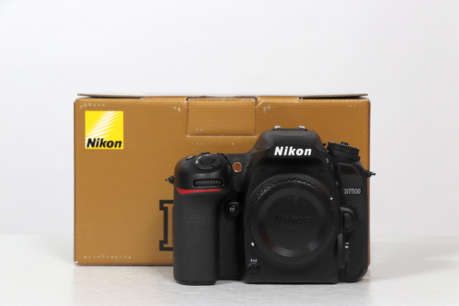 NIKON D7500 BOITIER NU