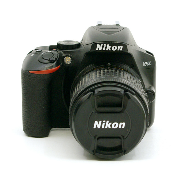 NIKON D3500 + 18-55mm
