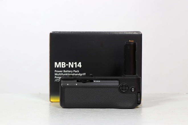 NIKON GRIP MB-14