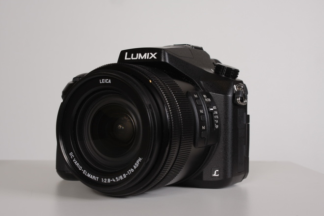 PANASONIC LUMIX FZ2000