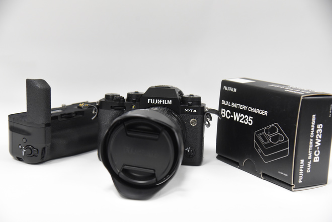 FUJI X-T4+16-80+GRIP+CHARGEUR BC-W235