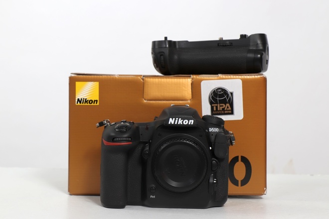 NIKON D500 + GRIP MB-D17