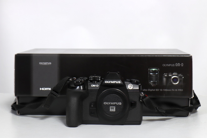 OLYMPUS OM-D E-M1 MARK II BOITIER NU