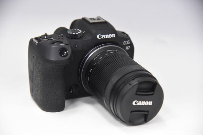 CANON EOS R 7+18-150