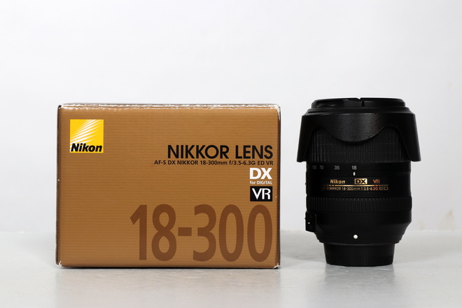 NIKON AF-S DX 18-300MM F/3.5-6.3G ED VR