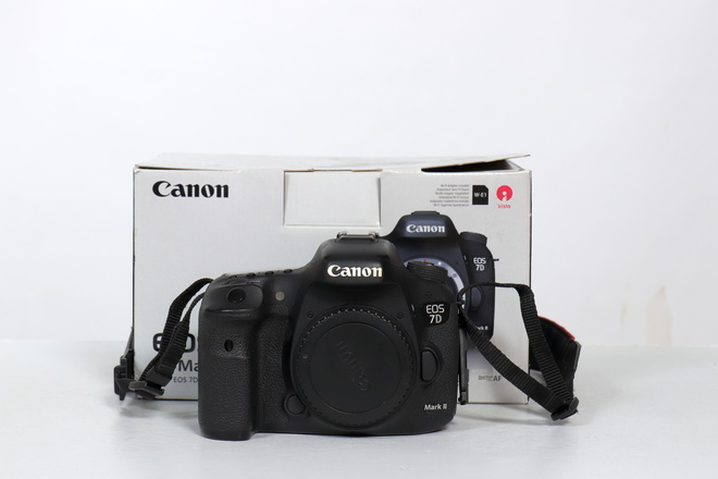CANON EOS 7D MARK II BOITIER NU