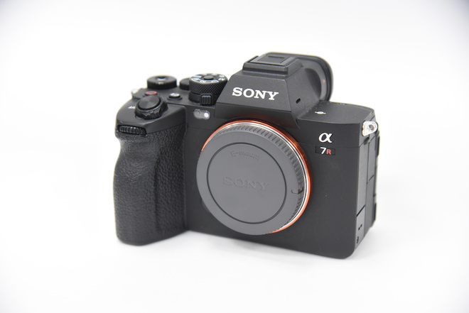 SONY ALPHA 7R V