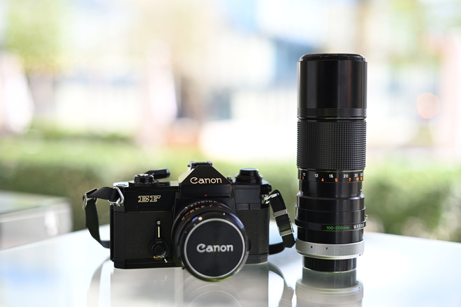 CANON EF + 50F/1.8 FD + 100-200 FD + Sacoche