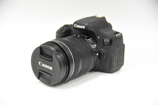 CANON EOS 750D+18-135