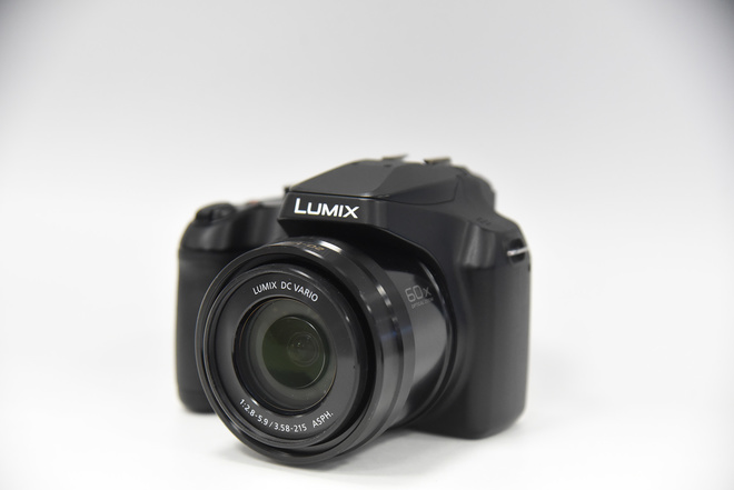 LUMIX DC-FZ82