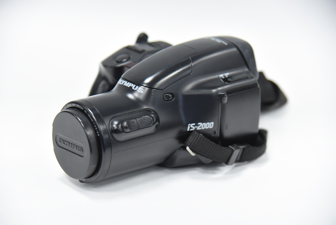 OLYMPUS IS 2000