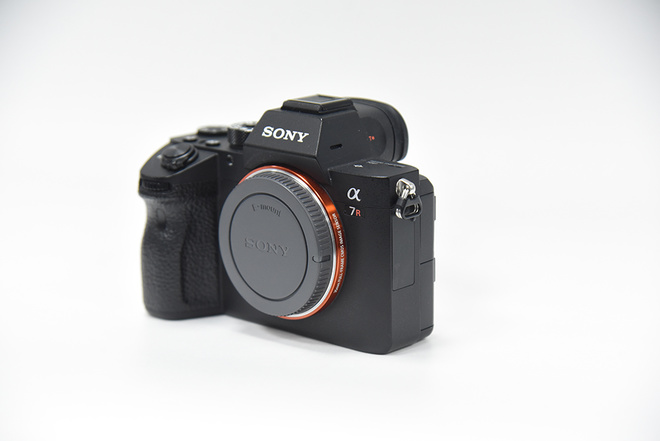 SONY ALPHA 7 R III