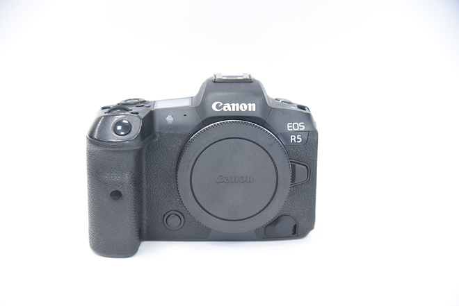 CANON EOS R5