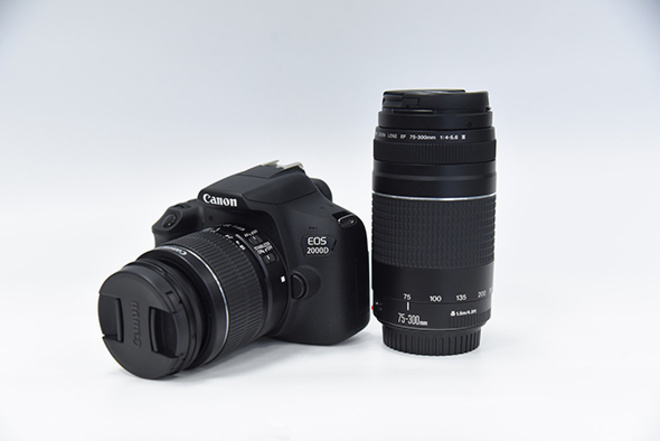 CANON 2000D+ 18-55MM IS II + 75-700 III