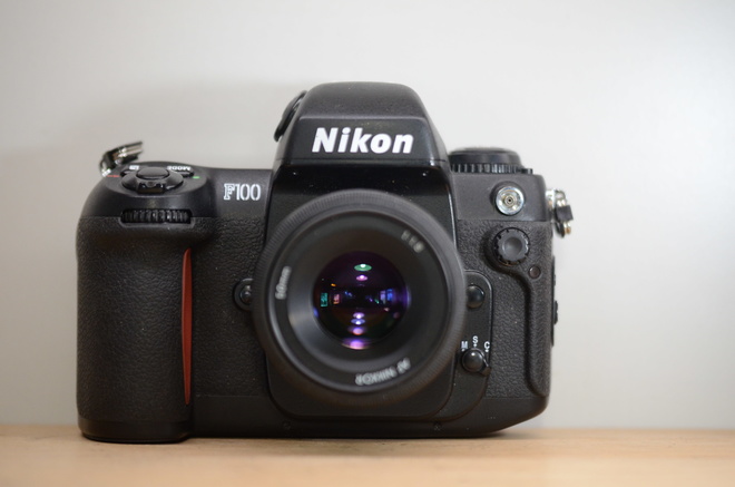 NIKON F100 + NIKON 50/1.8 AF