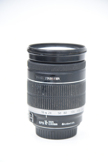 CANON EF-S  18-200 MM