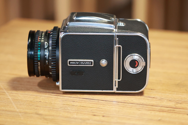 HASSELBLAD 500C/M + PLANAR 80/2.8