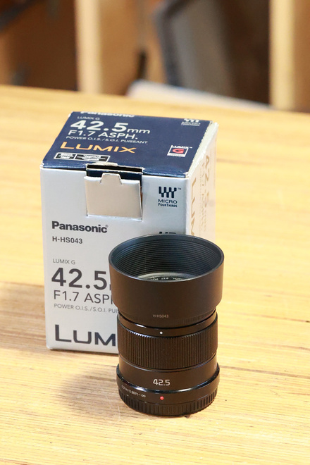 PANASONIC 42.5/1.7