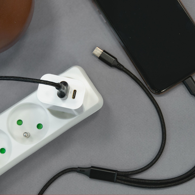 AKASHI<br/>chargeur secteur usb-a + usb-c 15w blanc