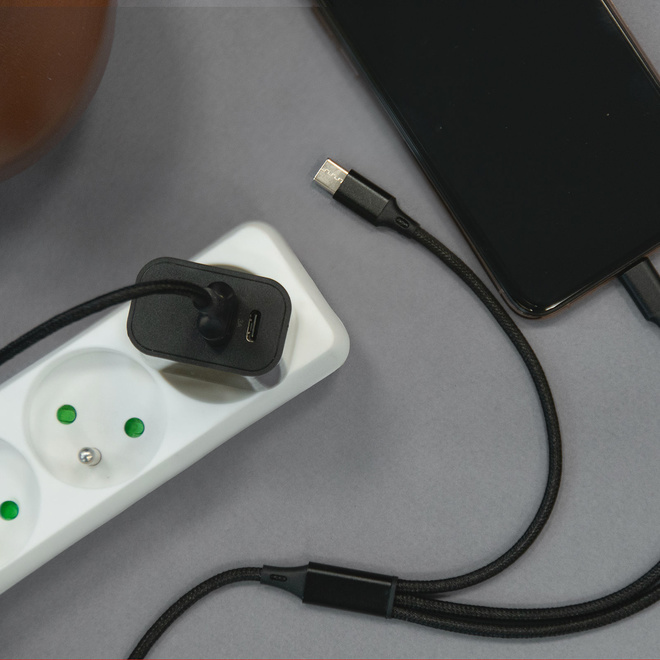 AKASHI<br/>chargeur secteur usb-a + usb-c 15w noir