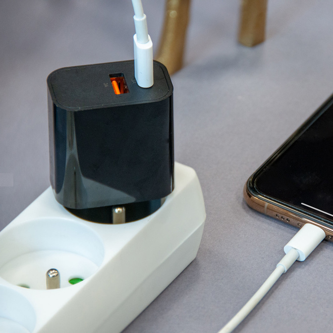 AKASHI<br/>chargeur secteur usb-a + usb-c 15w noir